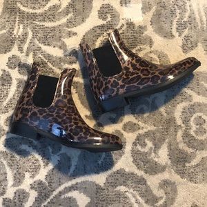 2/30 Joe Fresh Leopard Print Rain Boots